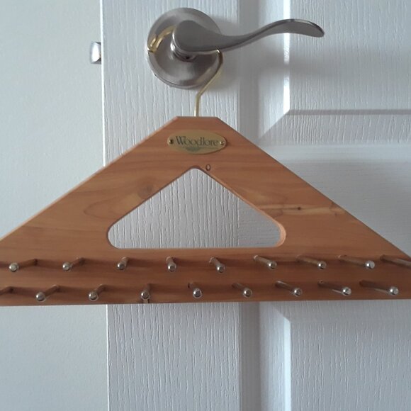 Woodlore Cedar Wood Tie/Belt Hanger - Picture 5 of 8